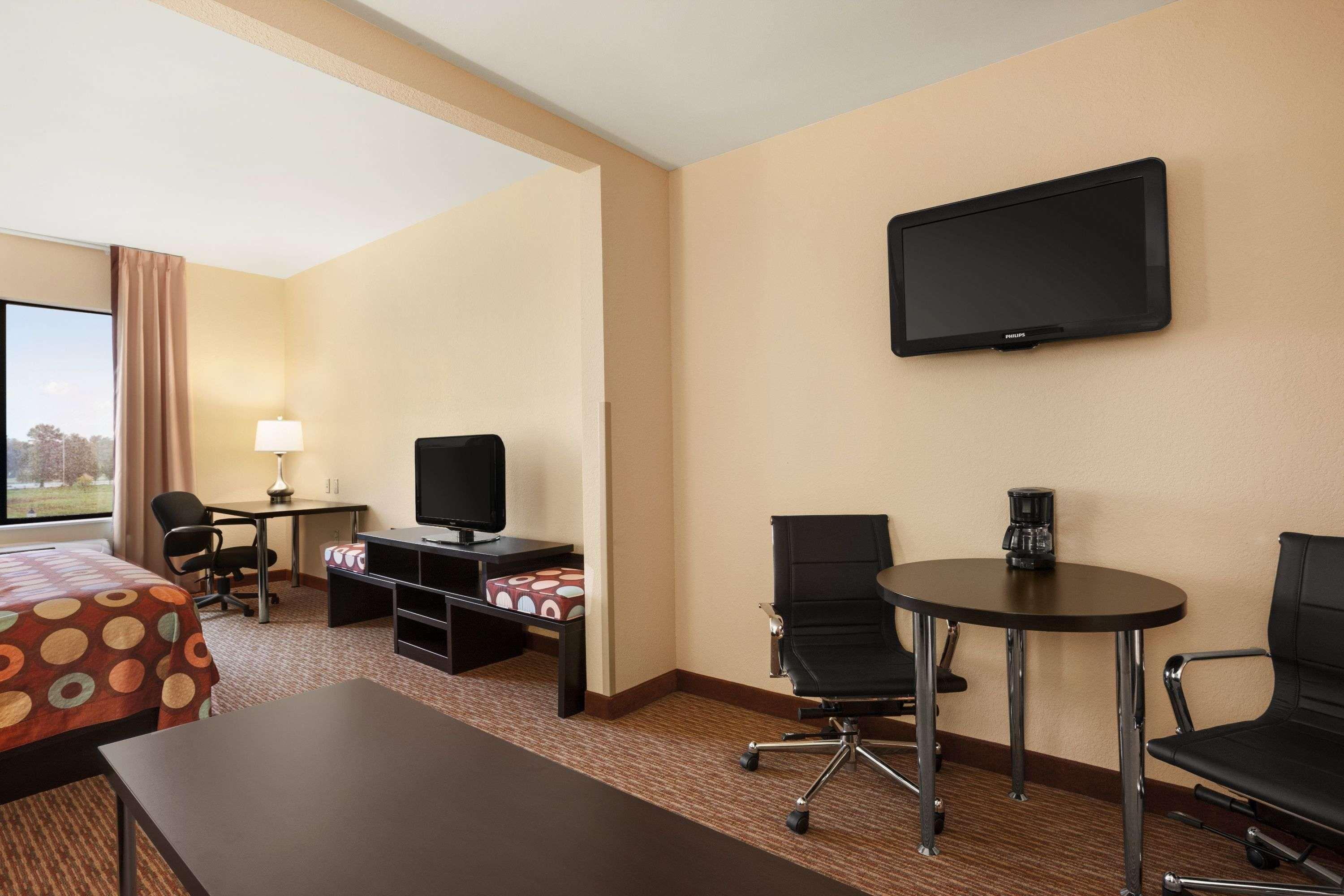 Super 8 By Wyndham Pennsville/Wilmington Exterior photo